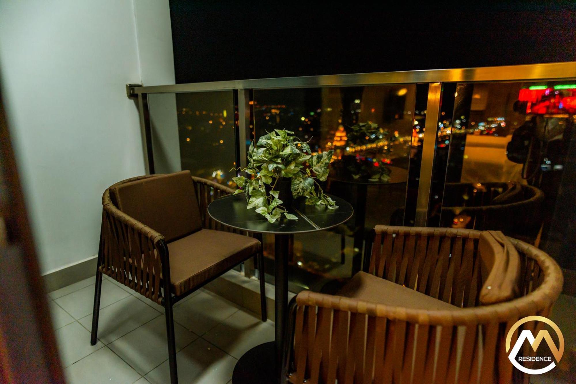 Hotel Serviced Apartments Top One Infinity Pool With View Of 360 Degree Phnom Pen Exterior foto