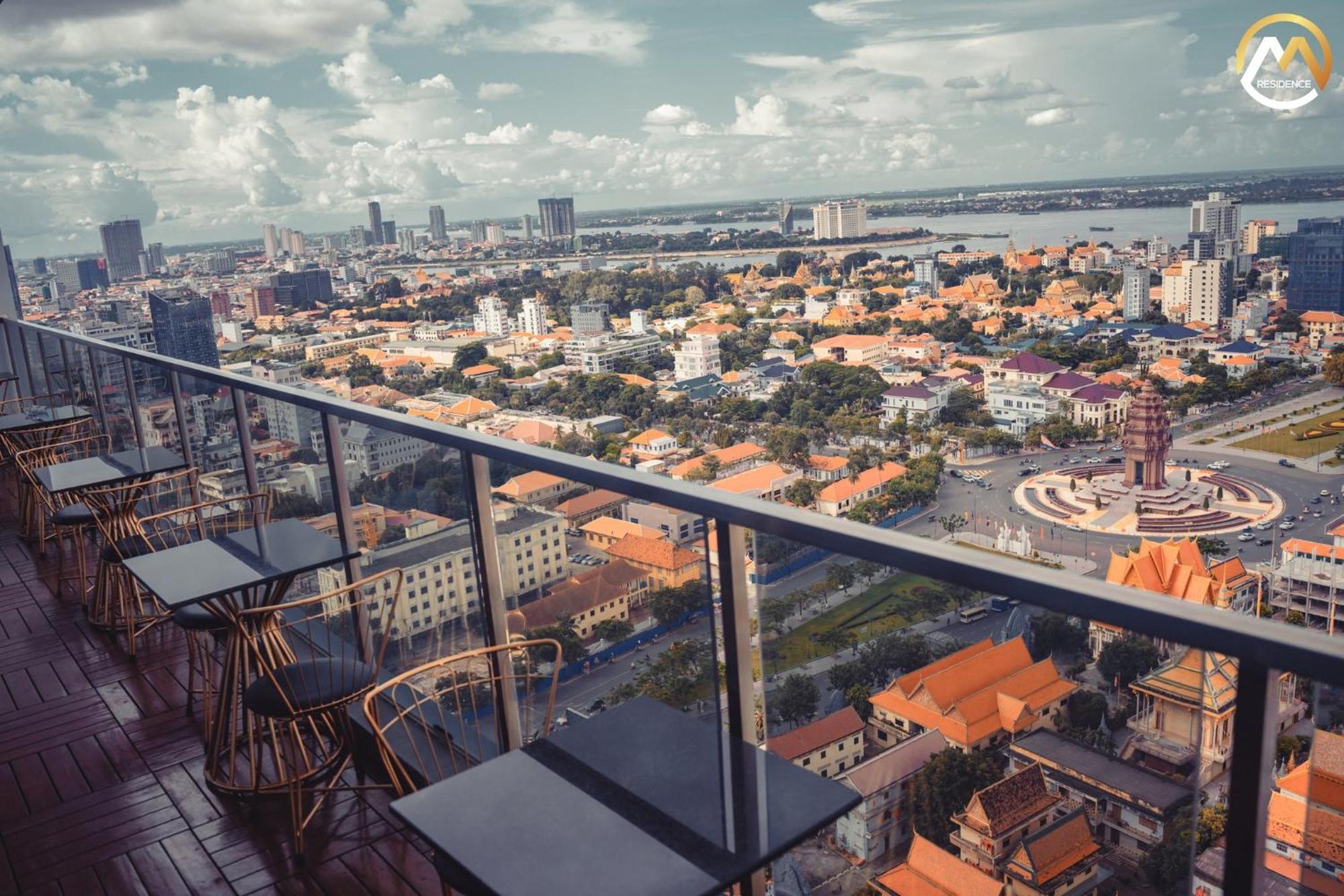 Hotel Serviced Apartments Top One Infinity Pool With View Of 360 Degree Phnom Pen Exterior foto
